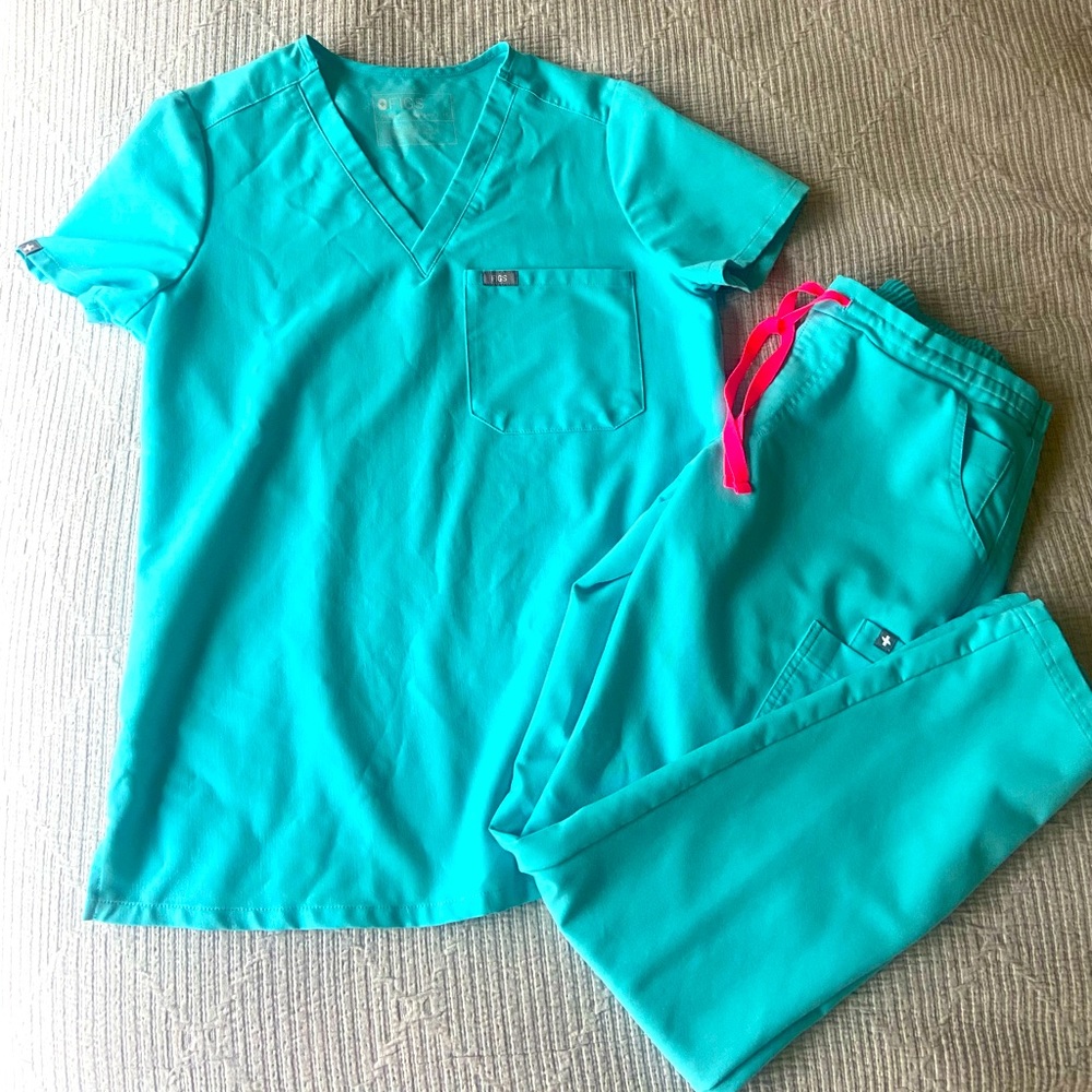 FIGS Neon blue scrub set xs